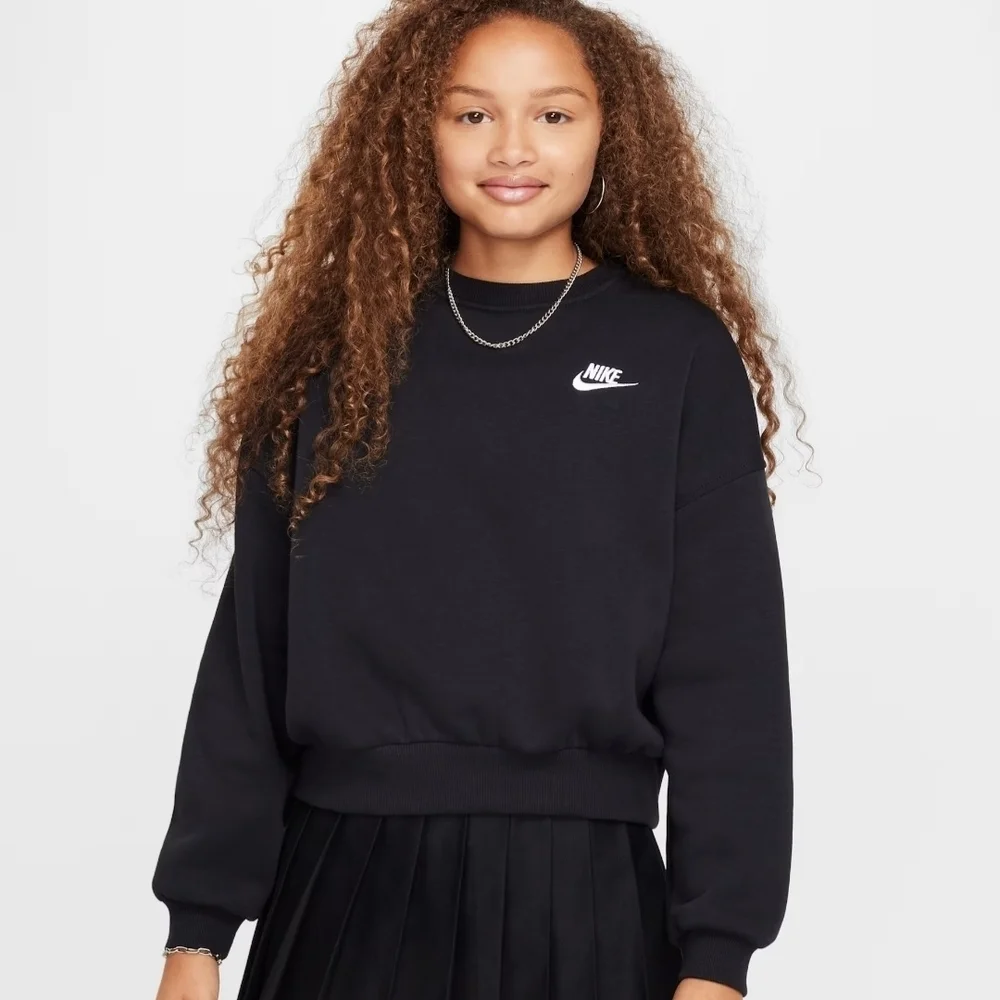 Nike Sportswear Club Fleece Girls' Boxy Crew-Neck Sweatshirt